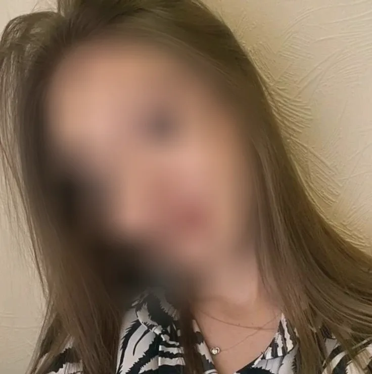 Holly, 22