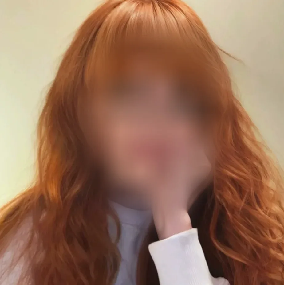 Isabelle, 27