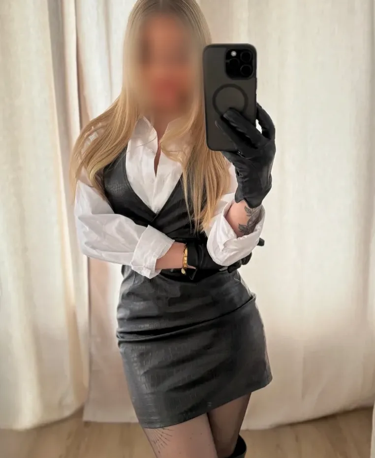 Isla, 30
