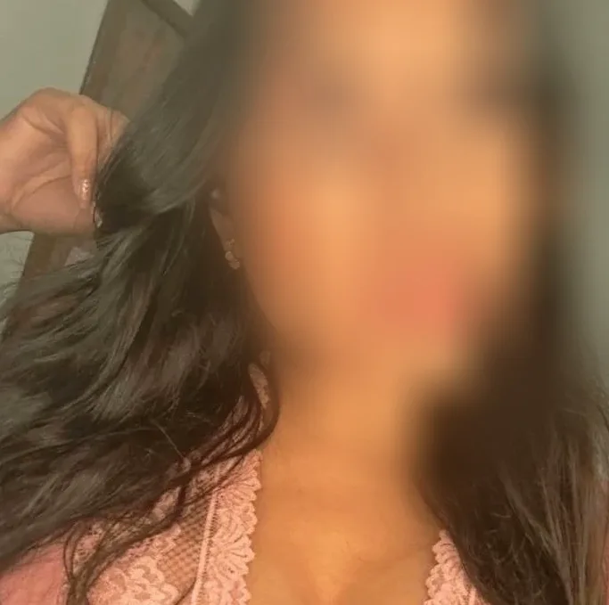 Lauren, 29