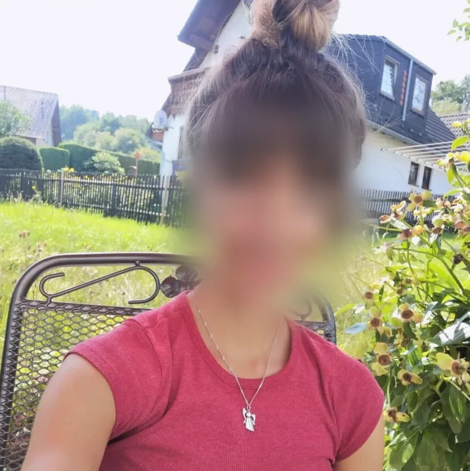 Magda, 24