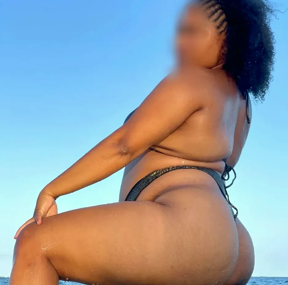 Sadia, 29