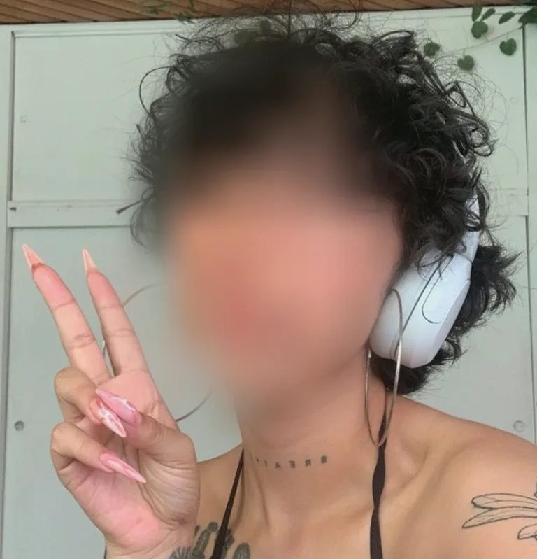 Samantha, 26