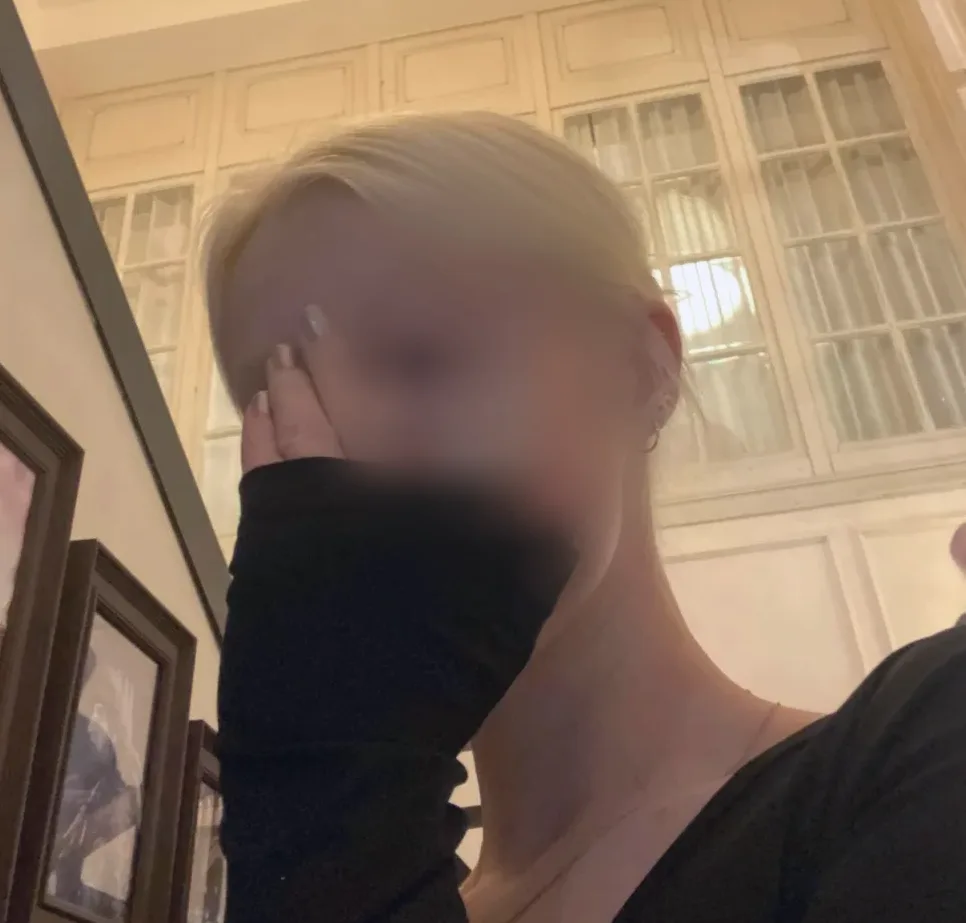 Sarah, 24