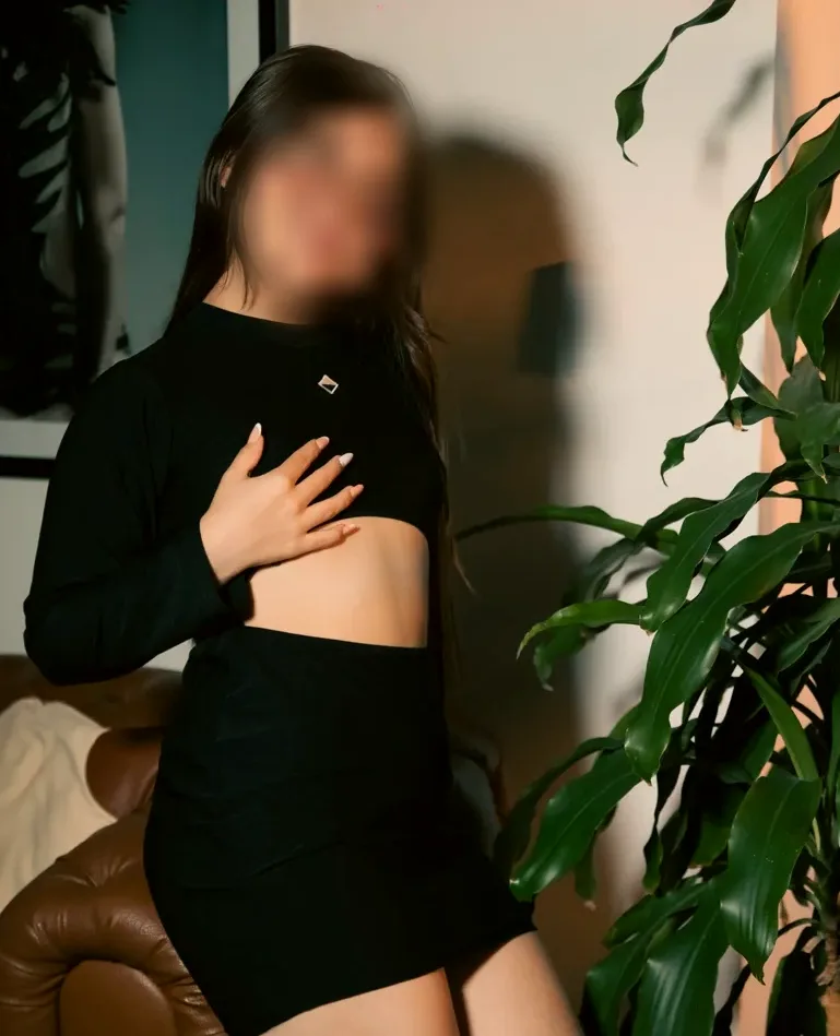 Sarah, 31