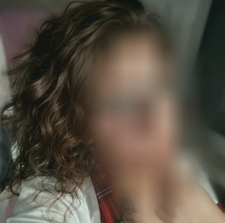 Toni, 37